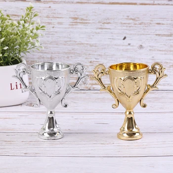 Kreatívne Svadobné Koláčiky Box na galvanické Pokovovanie Gold A Silver Plastové Stredné Trofej dekorácie mini model trofej