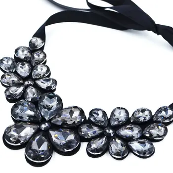 Luxusné módne krátke vyhlásenie golier náhrdelník aj prívesok MultiColor Kvetinové módne žena Šperky Darček