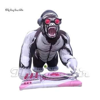 Nafukovacie obrie DJ Gorila S Slúchadiel Koncert Fáze Pozadie Cartoon Zvierat Maskot Balón Pre Klub Party Dekorácie